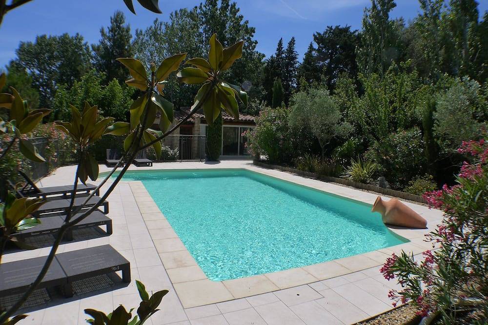 House / Villa - Rochefort du gard in Rochefort-du-Gard, Nimes region