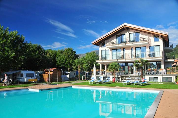 Hôtel pour 2 personnes, avec sauna et jardin ainsi que jacuzzi et piscine