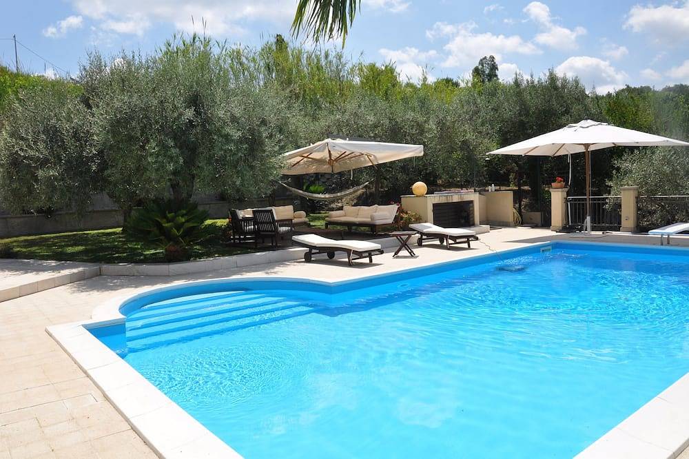 Hangvilla mit Pool in Pace del Mela, Messina Provinz