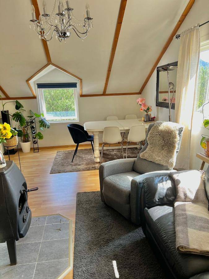 Ferienwohnung für 3 Personen, mit Terrasse und Ausblick, mit Haustier in Os