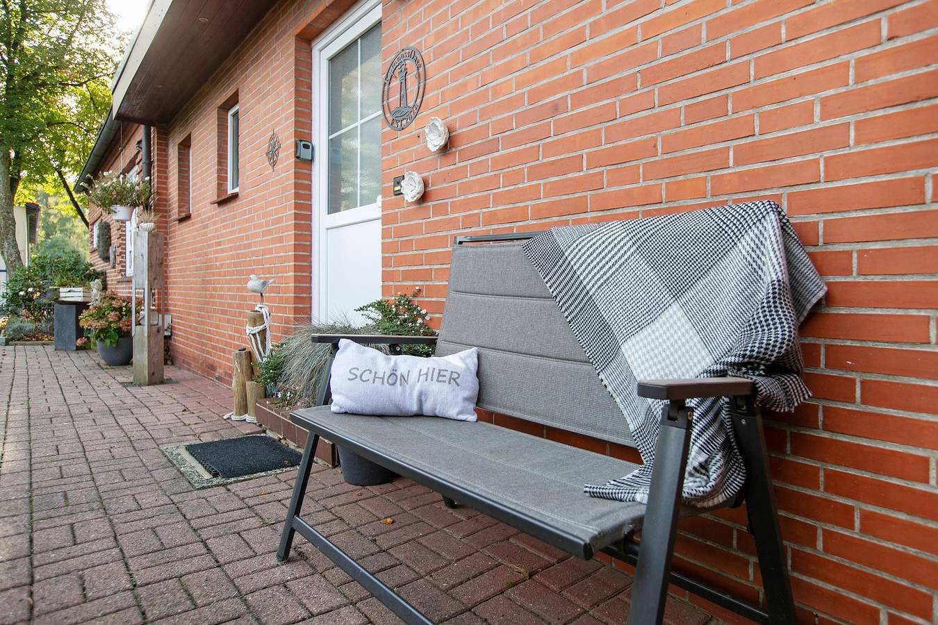 Ganzes Studio, Ferienwohnung 'Kompass Oase' mit privater Terrasse, privatem Garten und Wi-Fi in Burg (Dithmarschen), Nord-Ostsee-Kanal