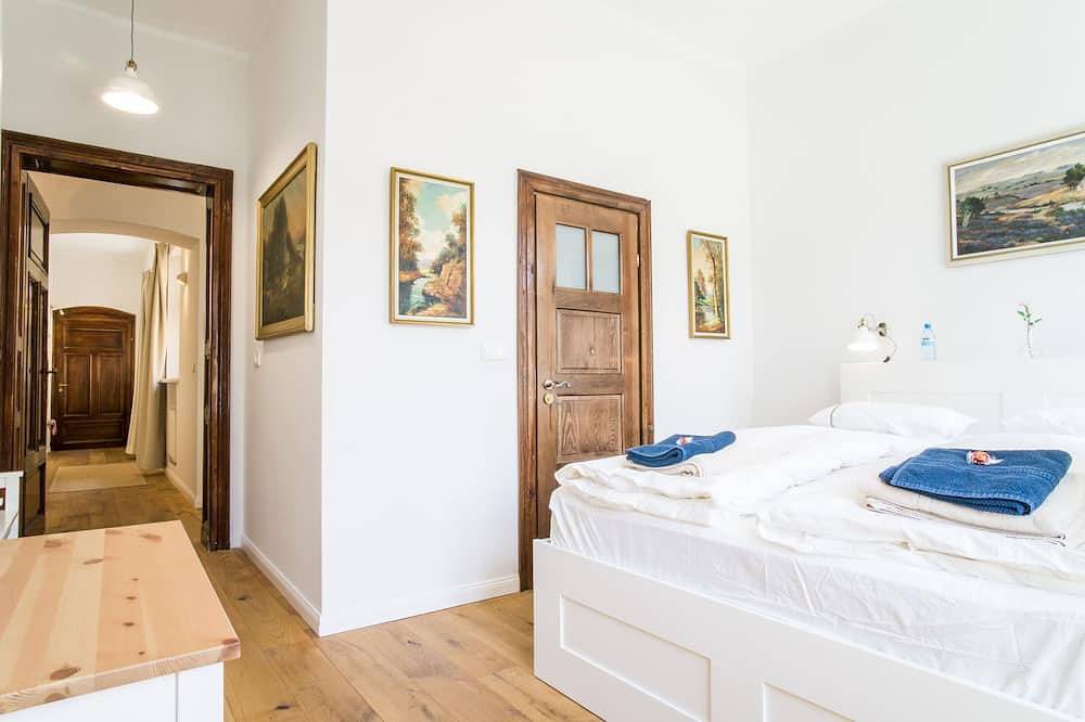 Ganze Wohnung, Grosse, helle, gemütliche Altbauwohnung direkt am Markt in Breslau, Niederschlesien