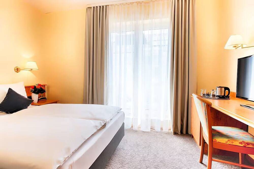 Pet-Friendly Room w/ Access to Onsite Pool | 3.2 Miles to Wachenheim Castle in Bad Dürkheim, Pfälzer Rheinebene