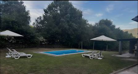 Cottage pour 8 personnes, avec vue sur le lac et jardin, animaux acceptés à Terras de Bouro