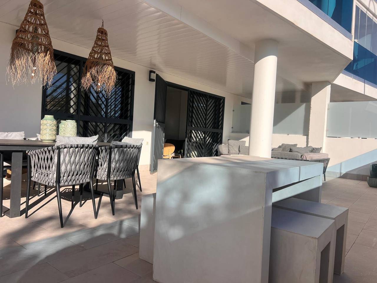 Geheel appartement, Appartement 'Jardines De Las Lagunas' met gedeeld zwembad, wifi en airconditioning in Mijas Costa, Mijas
