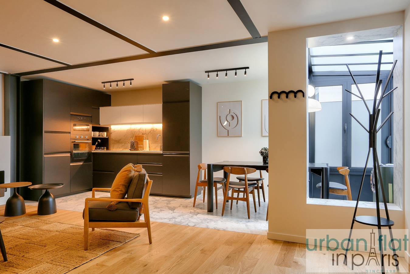 Appartement entier, Urban Flat 170 - Appartement Amelot in Paris, Île de France