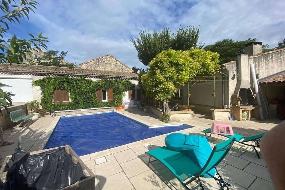 Chateau / Country House in Roquemaure, Nimes region