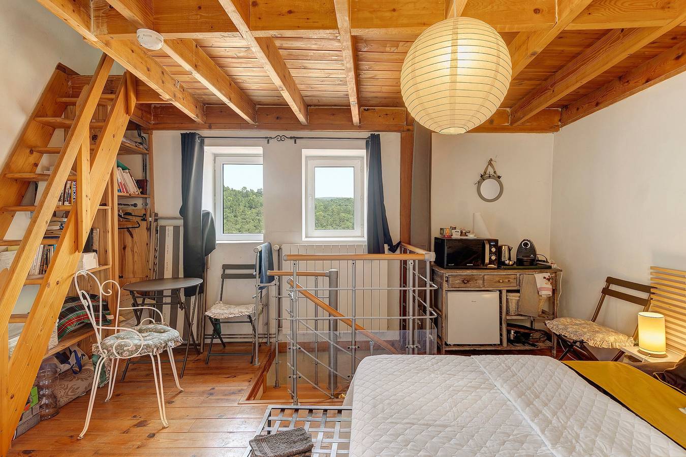 Ganze Wohnung, Charmantes Gästezimmer im Herzen des Dorfes in Lagorce, Ardèche