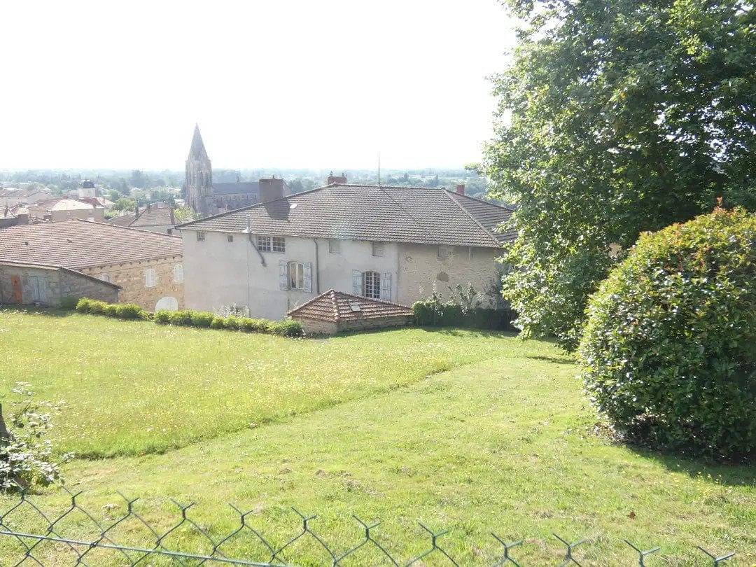 Aux Tilleuls de Renaison - Platane in Renaison, Région de Roanne