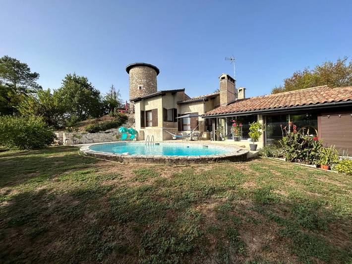 Gîte pour 2 personnes, avec jardin ainsi que vue et piscine à Vélines - 2
