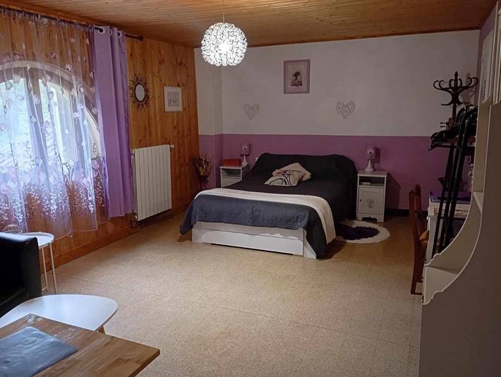 Location de vacances pour 2 personnes, avec Terrasse et Jardin ainsi que Piscine et Vue à Saint-Sébastien-d'Aigrefeuille