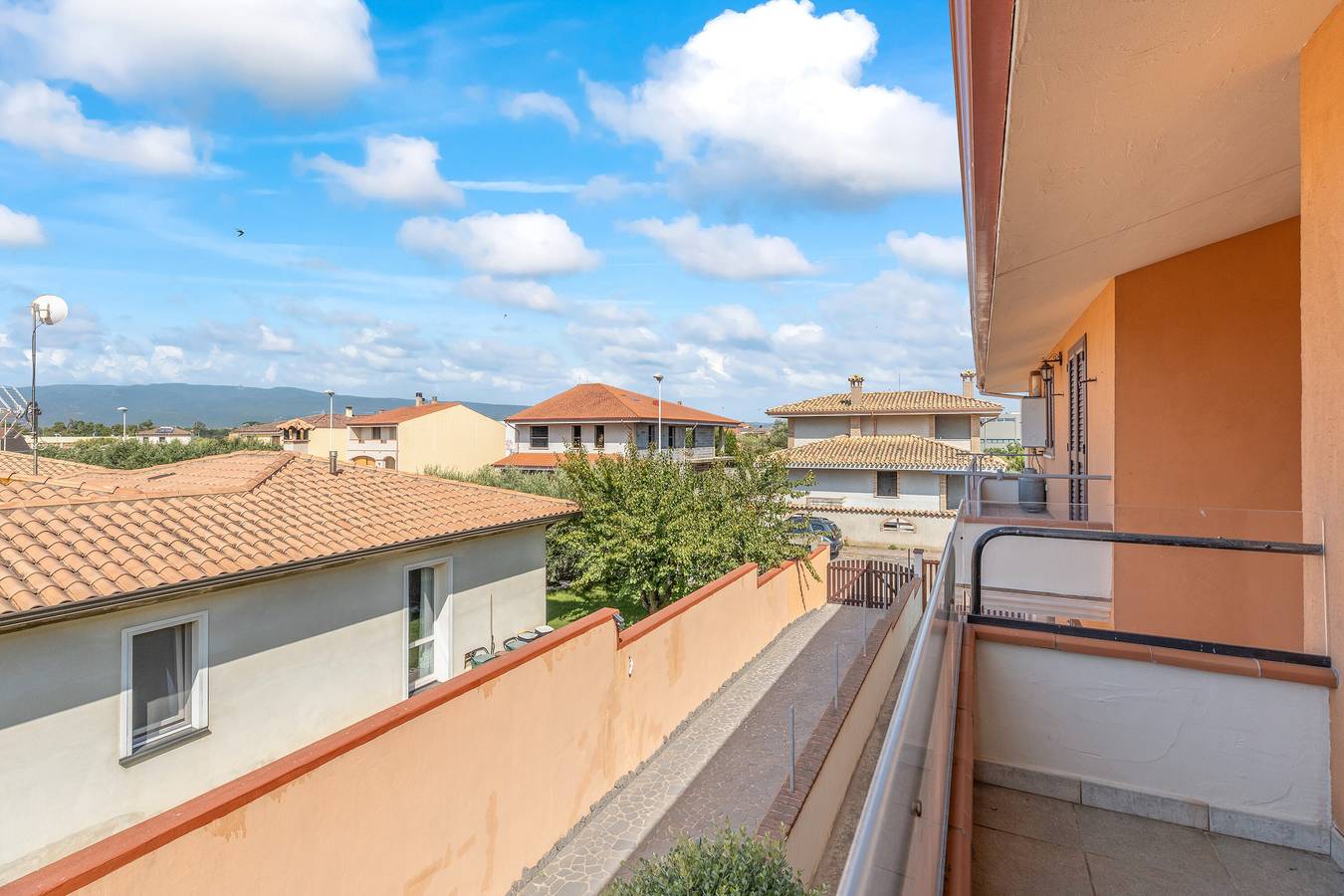 Ganze Wohnung, Ferienwohnung 'Elena' mit privatem Garten, Balkon und Klimaanlage in Terralba, Campidano