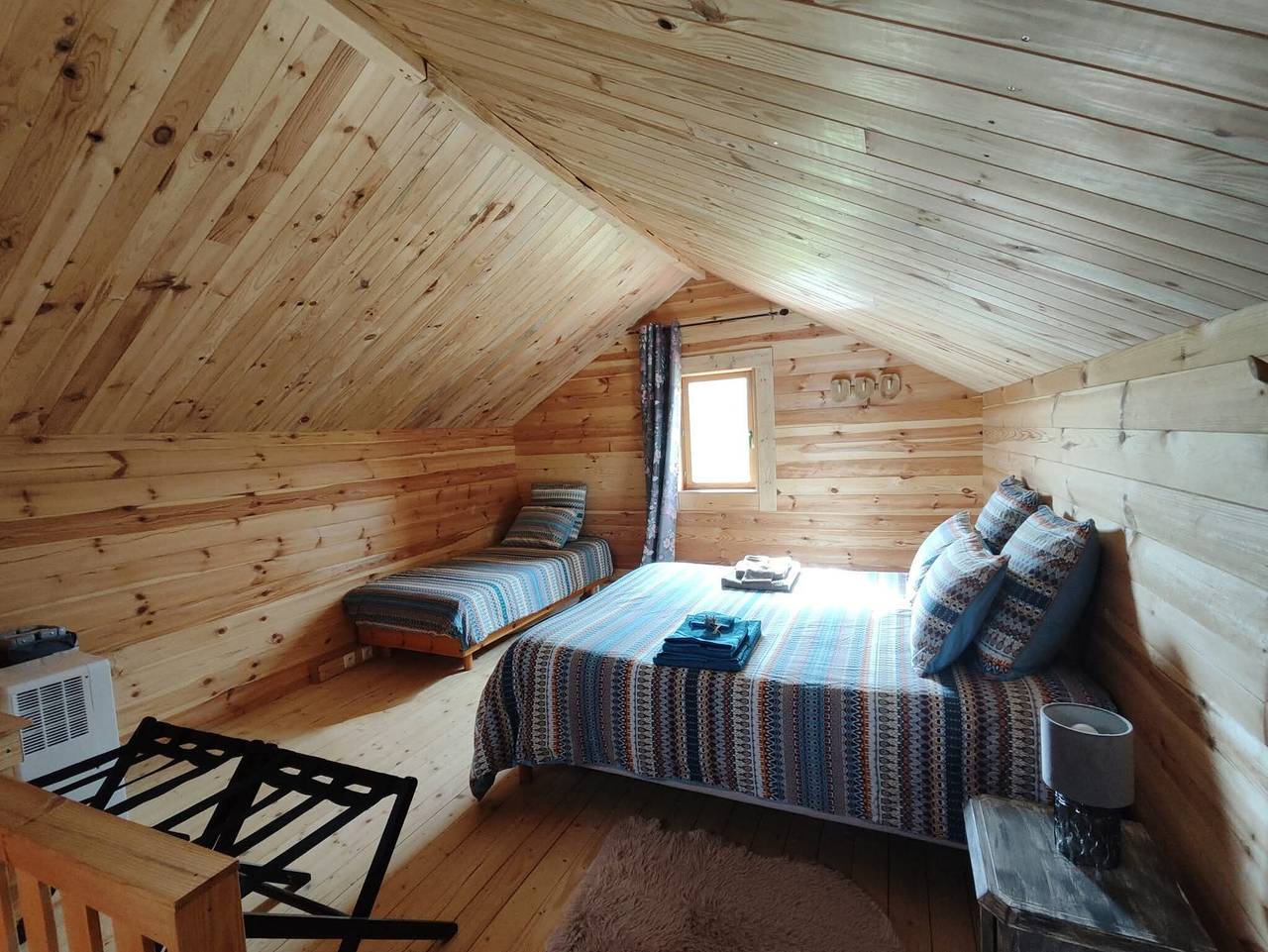 Gästezimmer 'Au Chant Des Oiseaux - Rouge Gorge -' in Varen, Holzofenpizza & Wlan in Varen, Tarn-et-Garonne