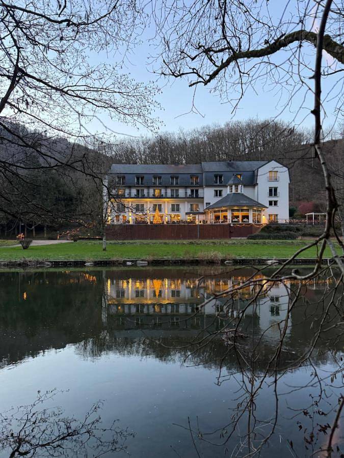 Hôtel pour 4 personnes, avec Balcon et Terrasse ainsi que Jardin et Sauna à Bourscheid (Moselle)