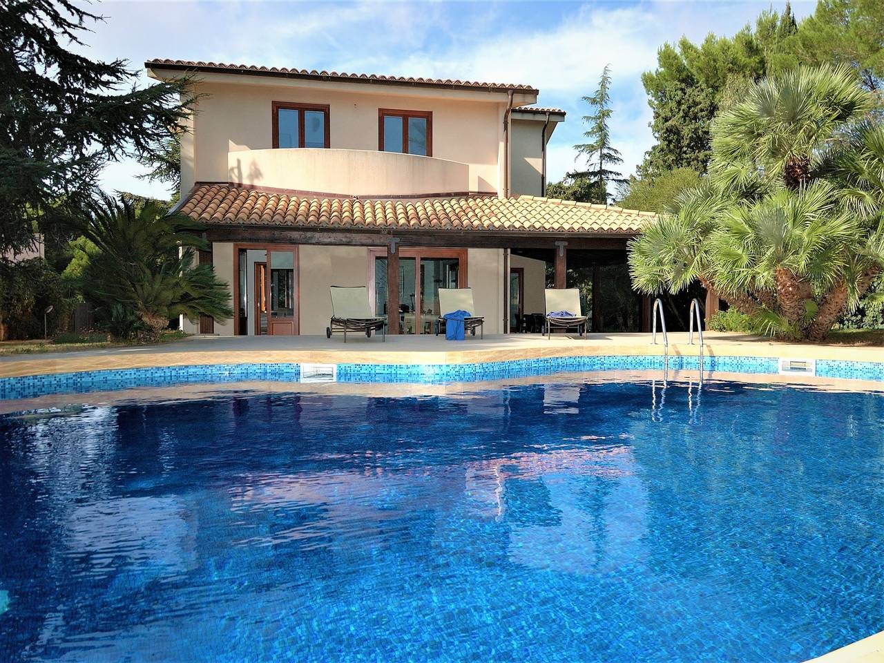 Villa a Valderice con Piscina e Giardino in Valderice, Provincia di Trapani