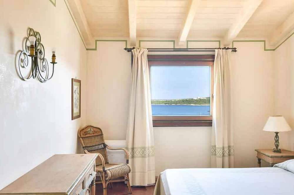 Ganze Wohnung, Ferienwohnung mit Meeresblick in Punta De Su Turrione, Nurra