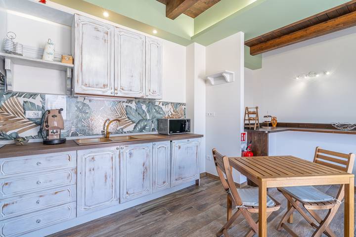 Room 'Beb Della Stazione - Verde' with Shared Terrace, Wi-Fi and Air Conditioning in Pachino, Syracuse Province