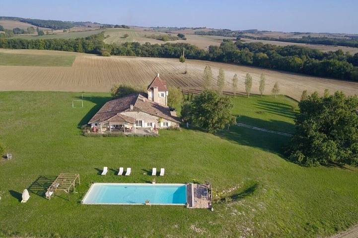 Villa pour 12 personnes, avec jardin et jacuzzi dans le Gers
