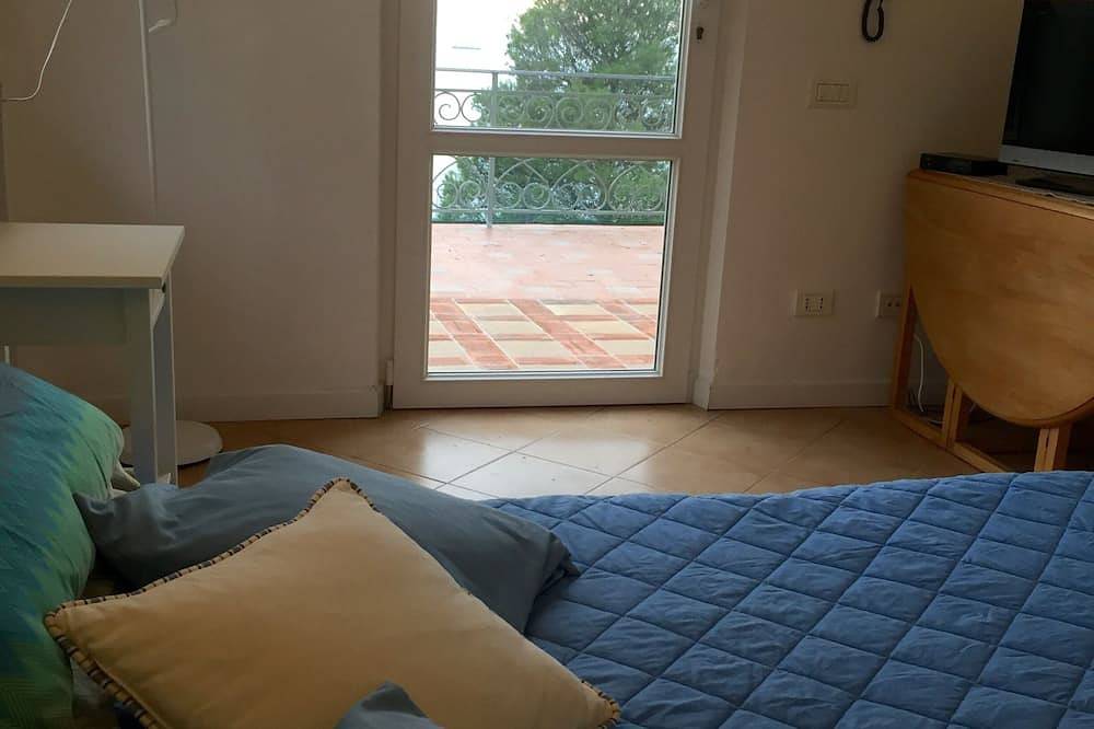 Hütte im privaten Garten das Meer und die Berge in der Nähe der Cinque Terre mit Blick auf in Montemarcello, Ameglia Gemeinde