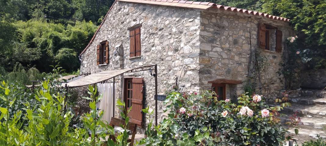 Location de vacances pour 4 personnes, avec terrasse ainsi que piscine et jardin dans les Pyrénées-Orientales - 4