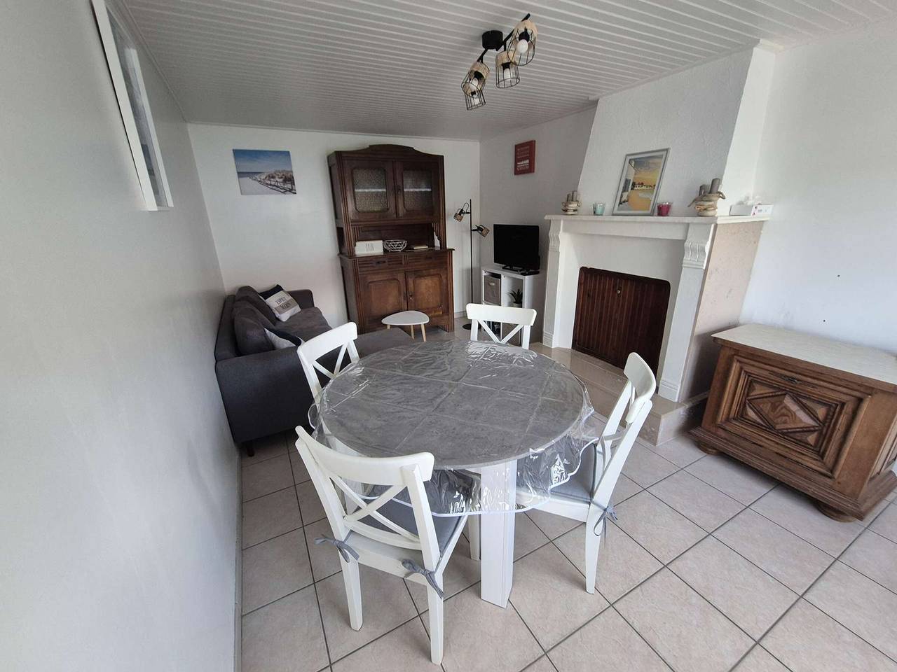 Quiet Coastal House: 2 Beds, Garden, Near Beach, Sleeps 5 in L'Épine, Noirmoutier