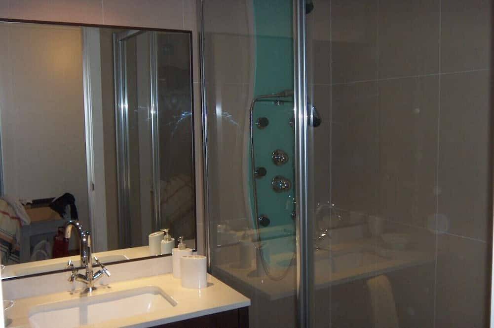 Apartamento entero, Cómodo apartamento de 2 dormitorios 2 baños con garaje y piscina in Madrid, Provincia de Madrid