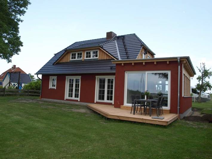 Ferienhaus für 4 Personen, mit Terrasse und Garten sowie Seeblick und Ausblick in Groß Mohrdorf - 2