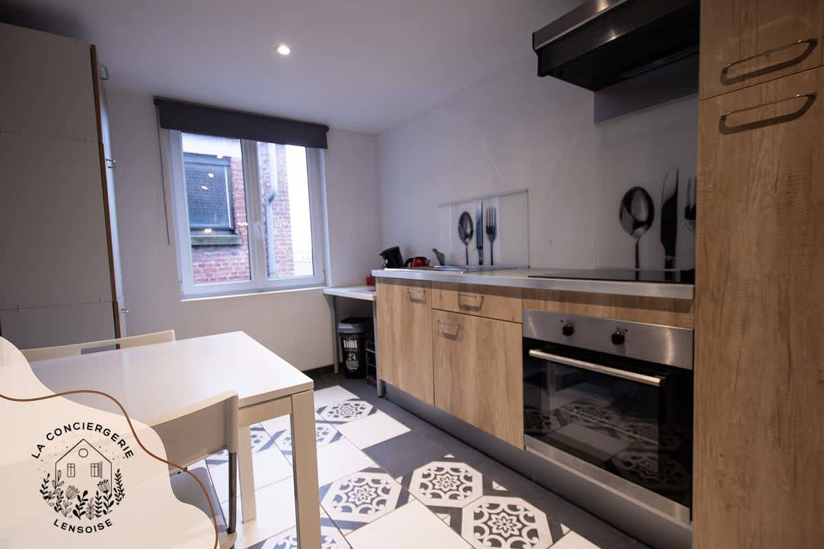 Appartement entier, Le Grenier, Wifi, 2 pers, Centre ville, Bollaert in Lens, Région de Lens
