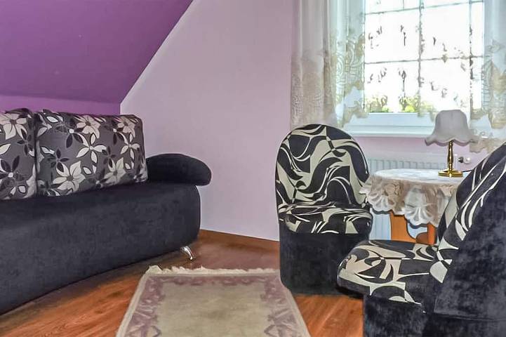 Haustierfreundliches Haus mit 3 Schlafzimmern in Jezierzany in Neuenhagen, Amt, Powiat Sławieński