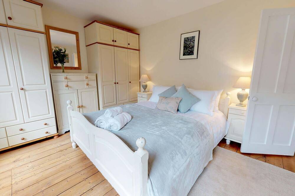Abbey Road | Oxford Holiday Let | 2 Beds & Sleeps 3 in Oxford, Oxfordshire