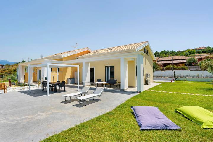 Casa vacanza per 7 persone, con Giardino a Pioppi
