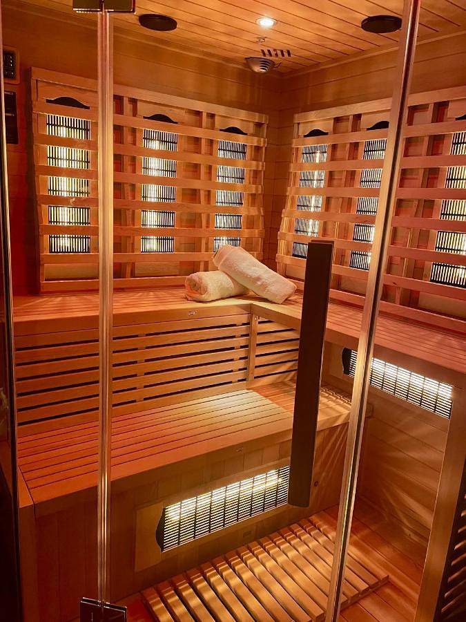 Ferienwohnung für 2 Personen, mit Terrasse und Sauna sowie Whirlpool in Essen - 3