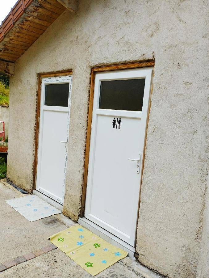 Camping pour 3 personnes, avec vue et jardin ainsi que terrasse et piscine, animaux acceptés dans Saône-et-Loire - 3