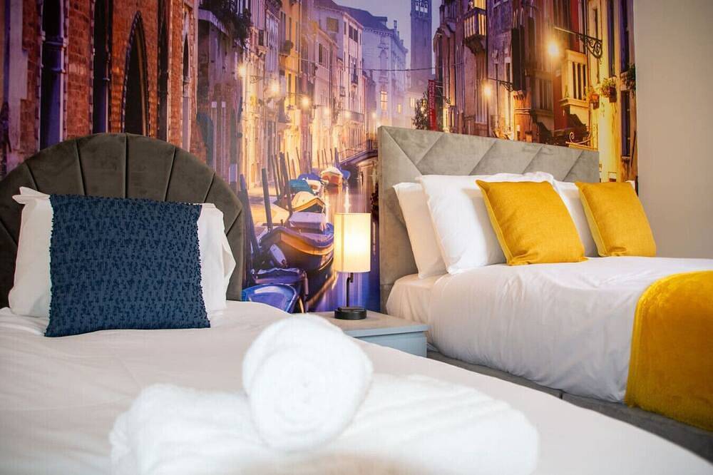 Central House, Near Train & Fun! in Worcester, Worcestershire