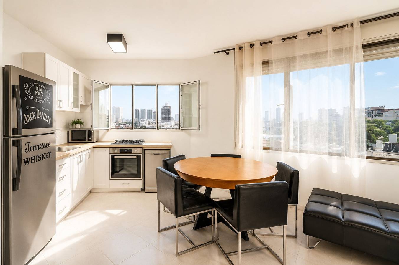 Geheel appartement, Mamad Duplex & Panoramic Terrace near Beach | Feelhome in Tel Aviv, Tel Aviv (district)