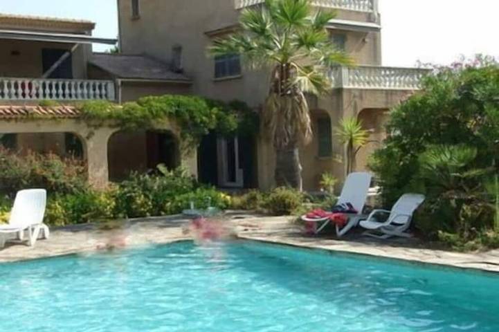 Gîte pour 4 personnes, avec piscine à Taglio-Isolaccio