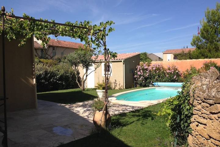 Maison de vacances pour 8 personnes, avec terrasse et jardin à Aubignan