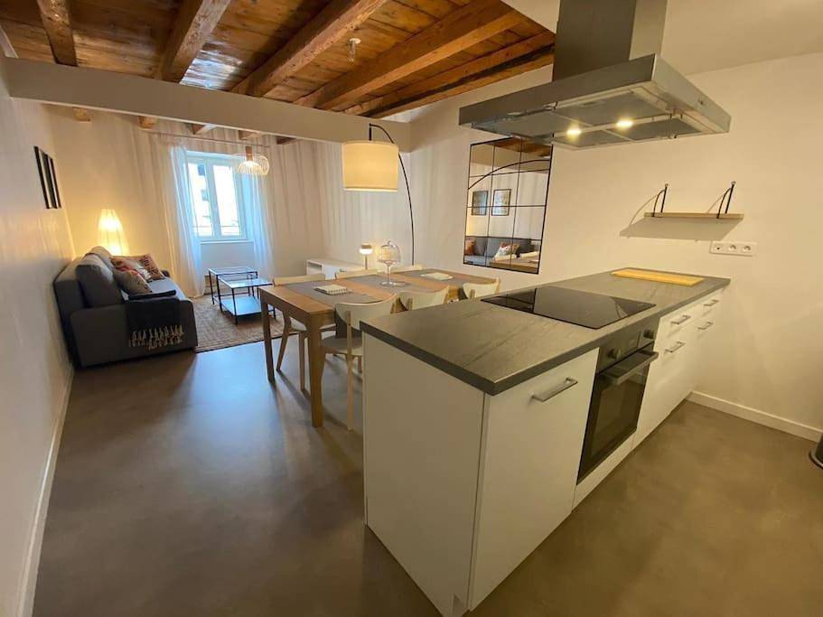 Appartement entier, Two-Bedroom Apartment in Viuz-en-Sallaz, Région de Bonneville
