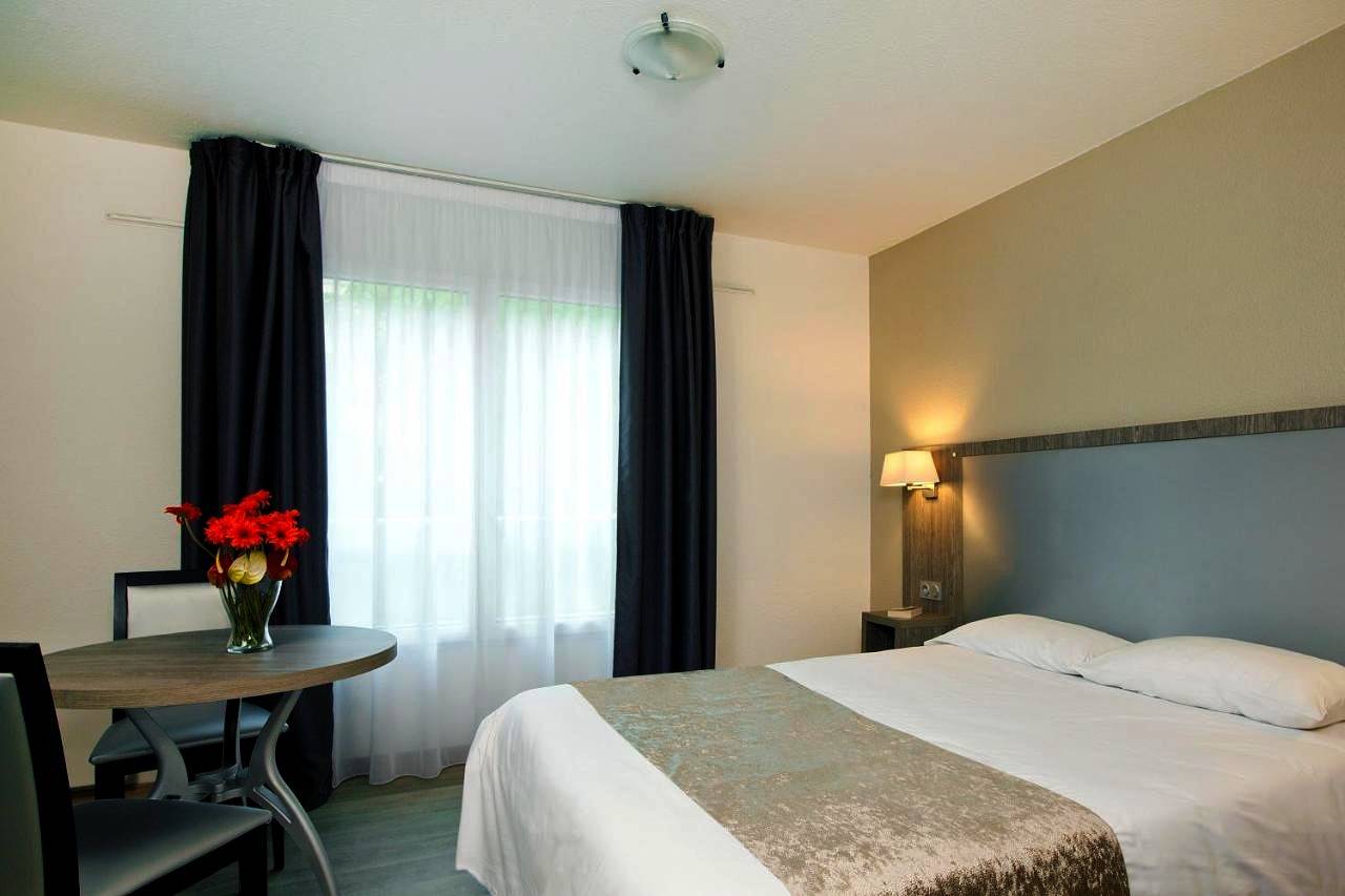 Séjours & Affaires Reims Clairmarais in Reims, Marne