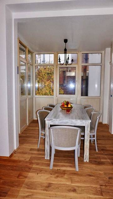 Ferienwohnung für 8 Personen, mit Ausblick und Garten in Köln