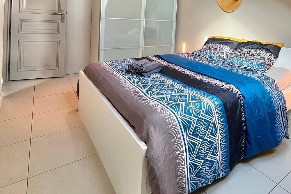Apartamento entero, L'incontournable - spacious F2 - Near Paris/ Orly in Chilly-Mazarin, Essonne