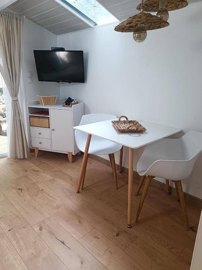 Appartement entier, La petite cabane in La Crau, Côte méditerranéenne (France)