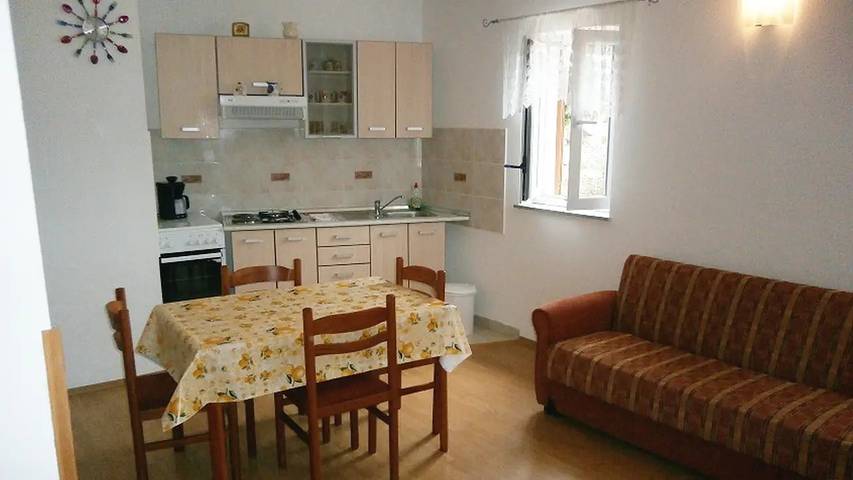 Ferienwohnung für 5 Personen, mit Terrasse auf Cres - 2