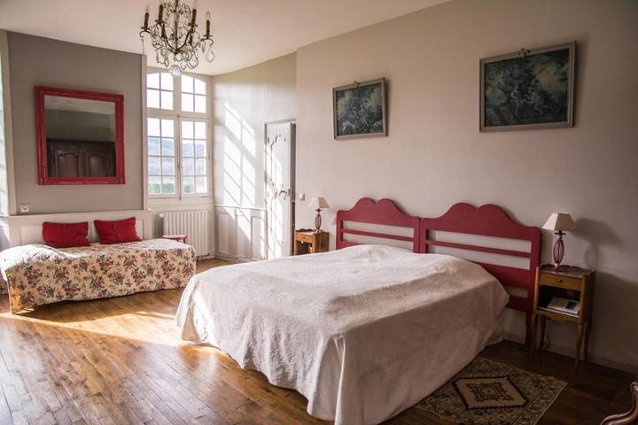 Location de vacances pour 2 personnes, avec vue ainsi que jardin et piscine à Monceaux-sur-Dordogne - 3