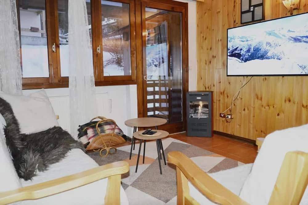Geheel appartement, A gem in Val di Sole, directly on the ski slopes and trails. in Dimaro, Dimaro Folgarida