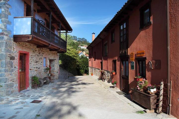 Casa rural para 4 personas, con Balcón y Jacuzzi además de Terraza y Jardín en Cabranes - 4
