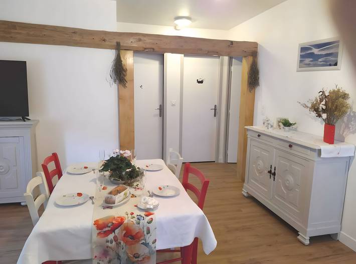 Gîte pour 4 personnes, avec jardin dans Porta