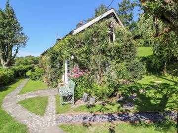 Log Cabin for 6 People in Powys, Mid-Wales, Photo 2