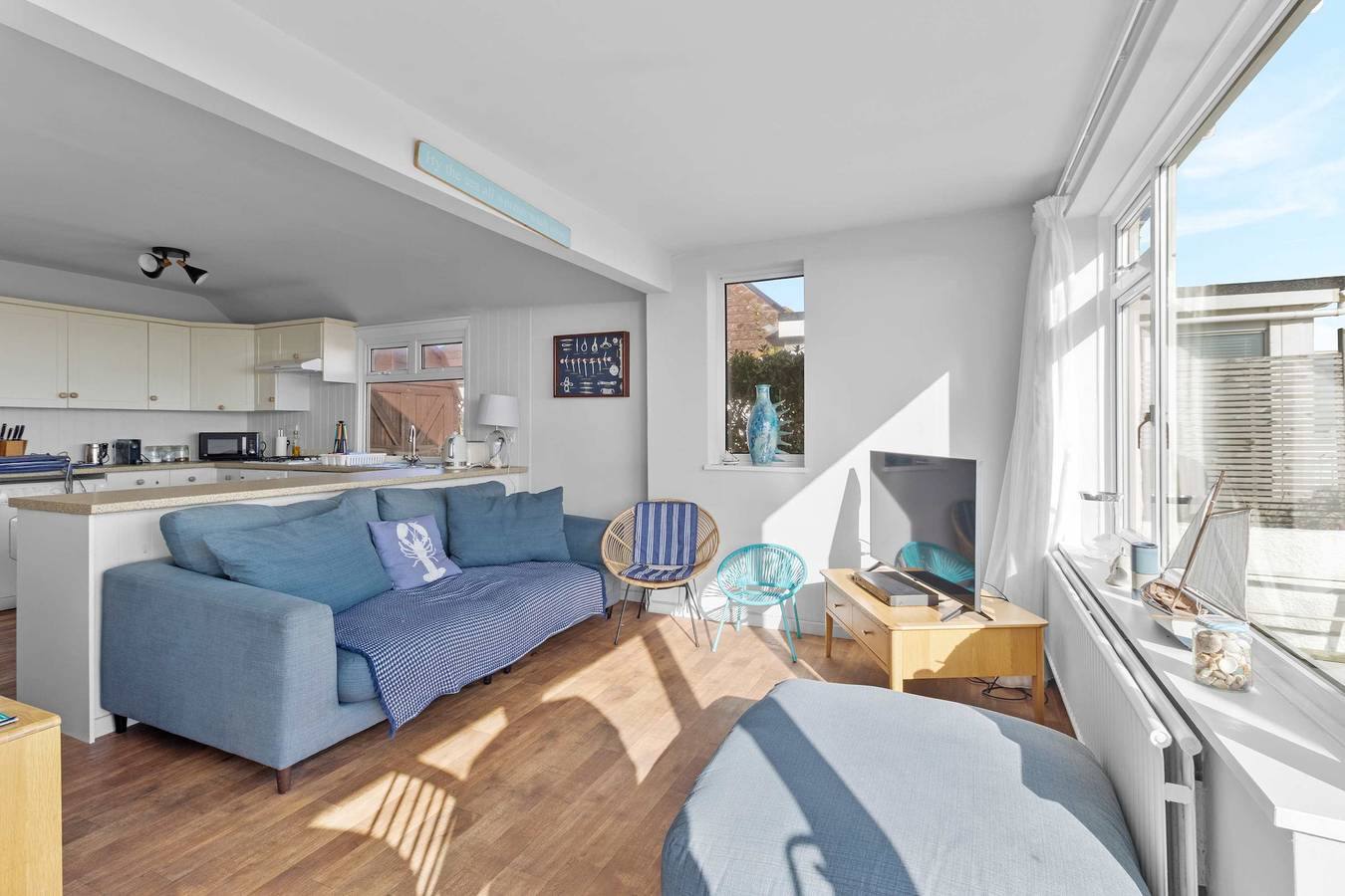 Oceanfront Bungalow w/ Bbq & Stunning Sea Views in Pevensey, East Sussex
