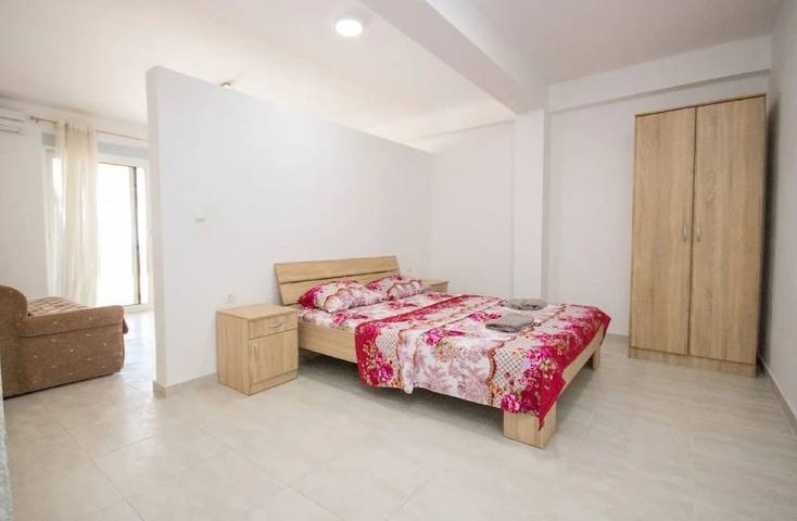 Ferienwohnung für 4 Personen, mit Balkon/Terrasse in Montenegro - 4